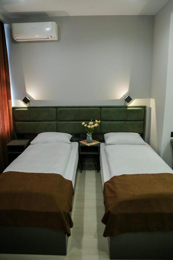 Апарт-Отель Nine Rooms Jerevan Buitenkant foto