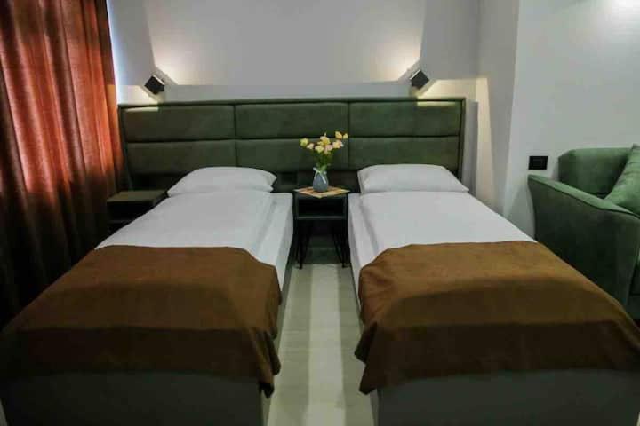 Апарт-Отель Nine Rooms Jerevan Buitenkant foto